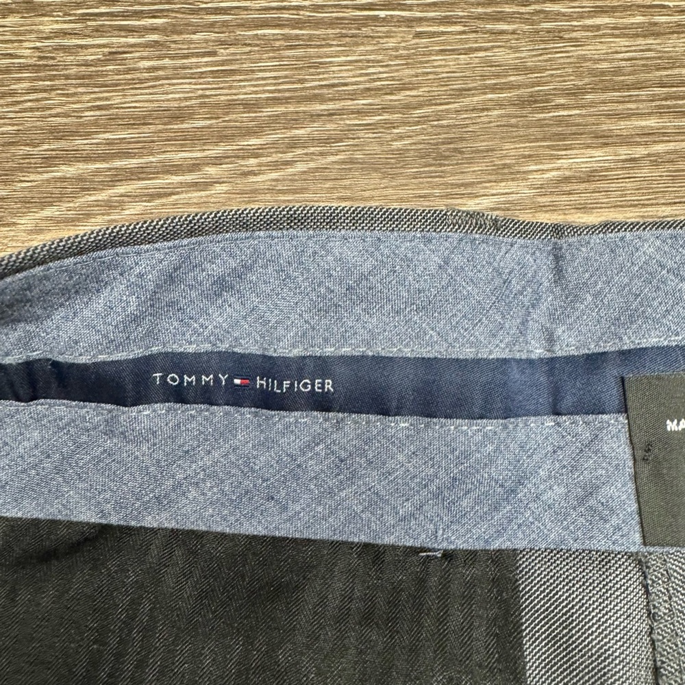 Tommy Hilfiger Gray Dress Pants Mens 34x32 Flat Front Classic Career Trousers - Picture 4 of 7